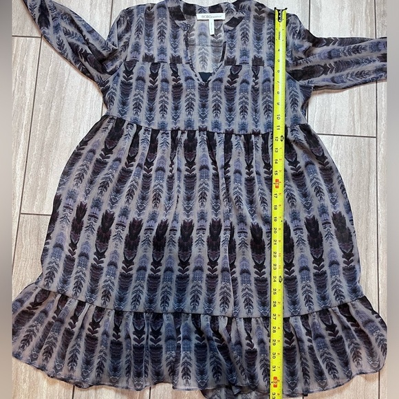 BCBGeneration Blue Mesh Tiered Feather-print Dress Size Small - Picture 4 of 6